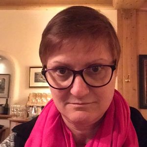 Meet your Posher, Claudia